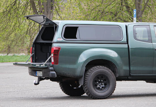 Standard Hardtop für Isuzu D-Max X-Cab, 06/12-> flach, seitl. Schiebefenster Standard Hardtop für Isuzu D-Max X-Cab, 06/12-> flach, seitl. Schiebefenster