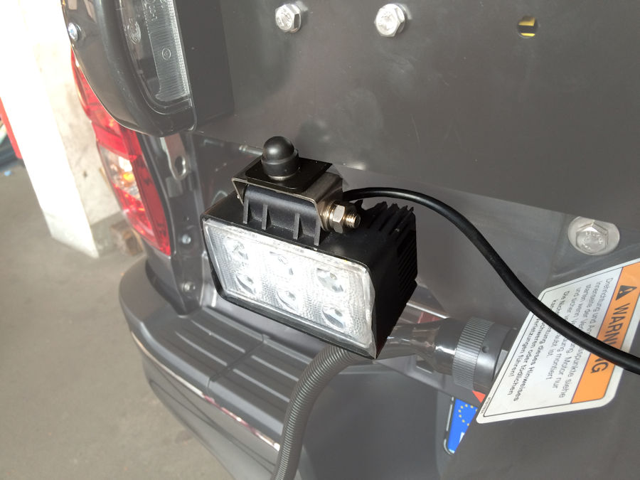 LED-Arbeitsscheinwerfer hinten für RVB V-Box Aufsatzstreuer inkl. 18-S28766