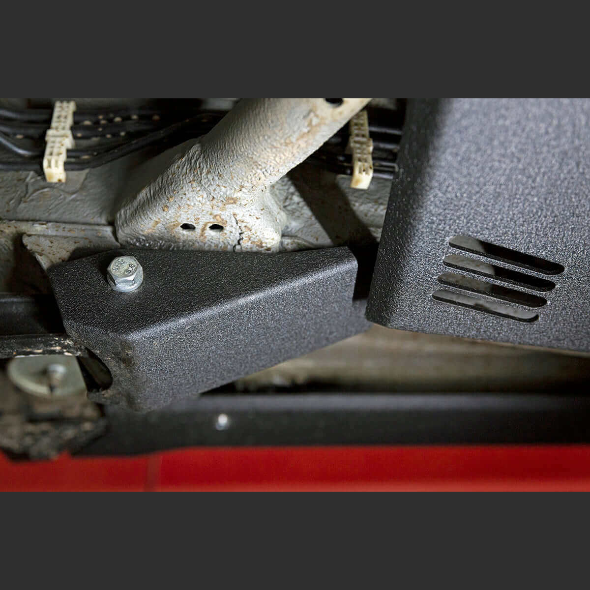 Horntools_Unterfahrschutz_HUFJIMII05_1 horntools Unterfahrschutz Aufnahme Längslenker für Suzuki Jimny GJ