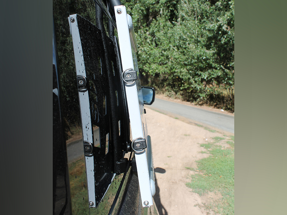 DA3568 Multifunktionale Zubehörhalterung für Defender L663