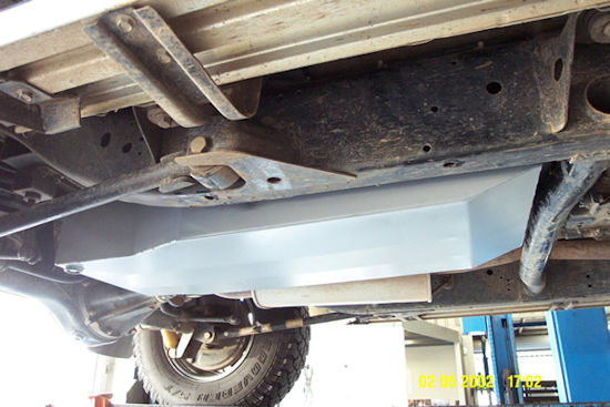 Ersatztank Nissan Patrol GR 70l ersetzt mittleren Zusatztank Ersatztank Nissan Patrol GR 70l ersetzt mittleren Zusatztank