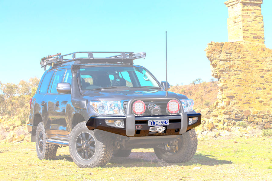 ARB Saharabar Toyota J200 ab `12, für Fahzeuge m. Scheinwerferwaschanlage ARB Saharabar Toyota J200 ab `12, für Fahzeuge m. Scheinwerferwaschanlage