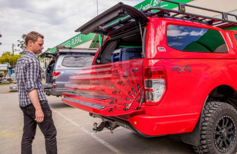 ARB Heckklappen Assistent Isuzu D-Max ab 2020 ARB Heckklappen Assistent Isuzu D-Max ab 2020