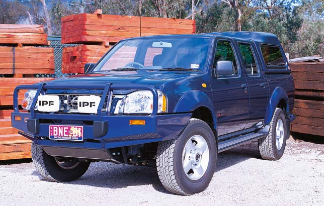 ARB-Windenstoßstange Nissan D22 `02- mit Airbag u.Verbreiterungen ARB-Windenstoßstange Nissan D22 `02- mit Airbag u.Verbreiterungen