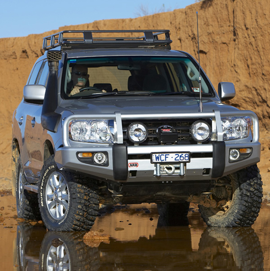ARB-Windenstoßstange Toyota Land Cruiser 200, Deluxe, mit SRA, bis 2011 ARB-Windenstoßstange Toyota Land Cruiser 200, Deluxe, mit SRA, bis 2011