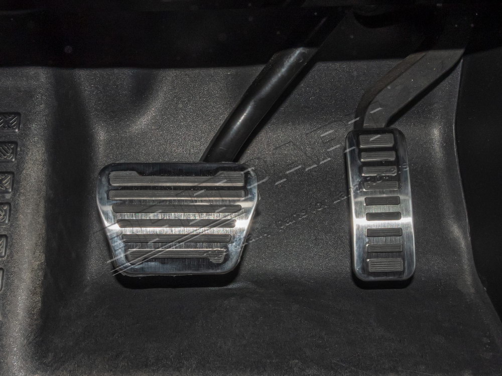 DA2975_extra1 Aluminium Pedal Kit New Defender