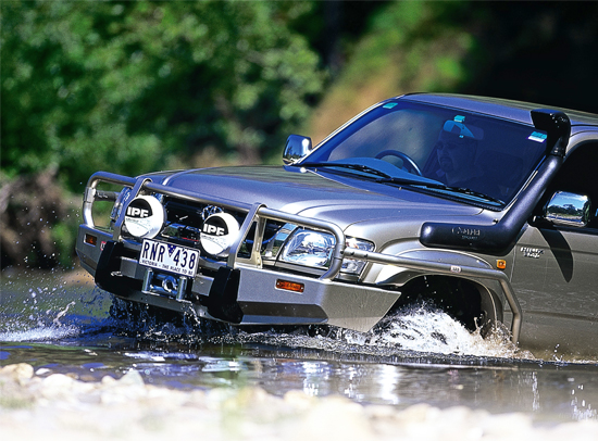 ARB-Windenstoßstange Hilux `02-`05, #3414220,m.Verbreiterungen,m.Airbag *TN* ARB-Windenstoßstange Hilux `02-`05, #3414220,m.Verbreiterungen,m.Airbag *TN*
