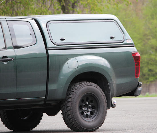 Commercial Hardtop für Isuzu D-Max 06/12-> X-Cab flach seitl. Aluklappen Commercial Hardtop für Isuzu D-Max 06/12-> X-Cab flach seitl. Aluklappen